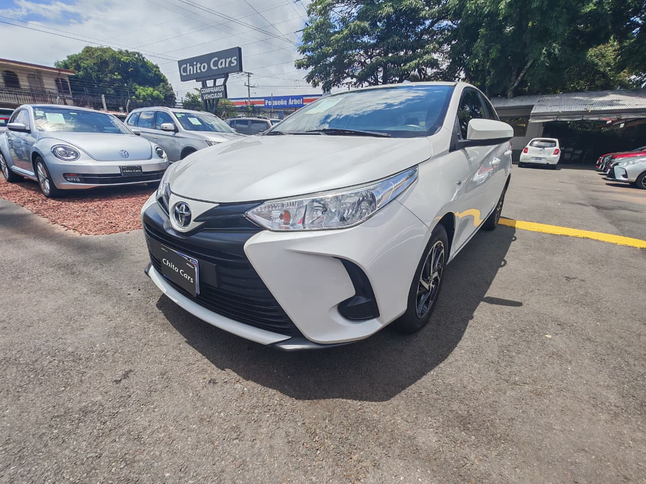 TOYOTA YARIS E 2023 MANUAL